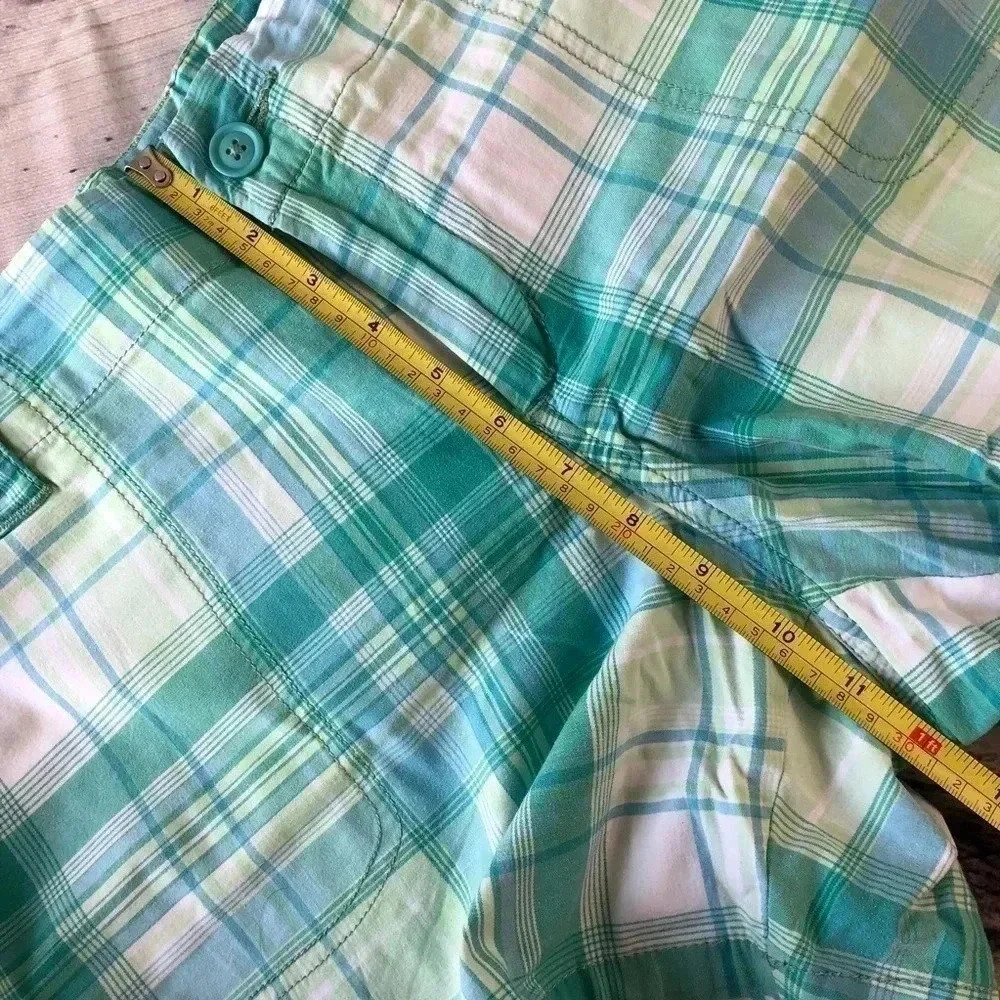 St. John's Bay Plaid Shorts Women 10P Green Teal Petite Stretch Casual Summer - Picture 13 of 13